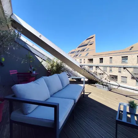 2 With Terrace In Bordeaux