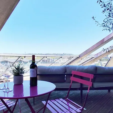 2 With Terrace In * Bordeaux